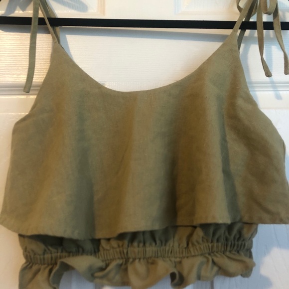 Tie-up spaghetti strap crop-top - Picture 2 of 4